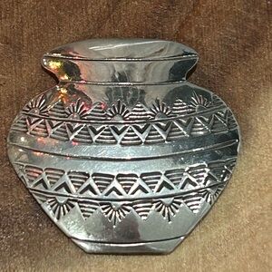 Vintage Sterling Silver basket/vase Brooch